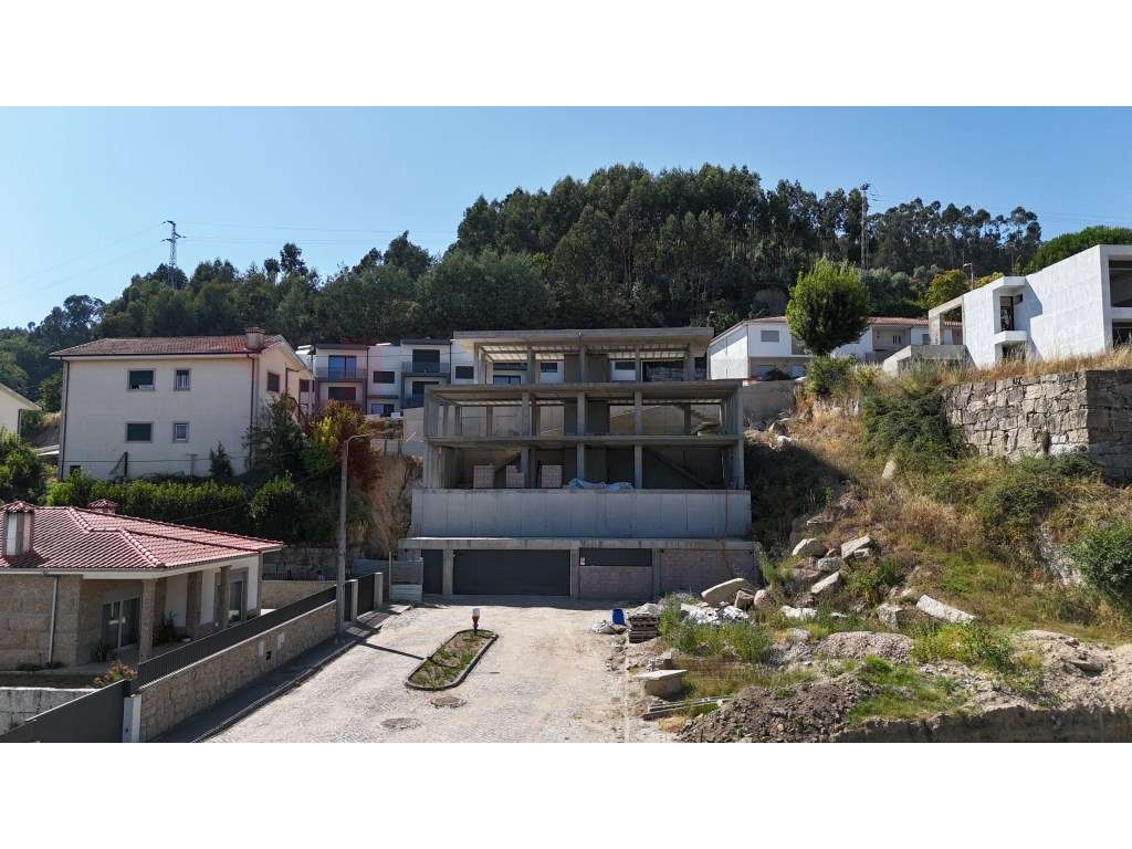 Prédio para investimento com 4 frações | Tagilde, Vizela - Grande imagem: 5/5