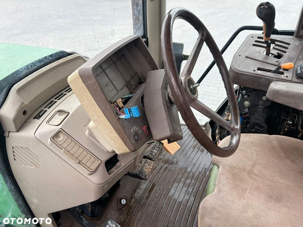 John Deere 6820 - 9