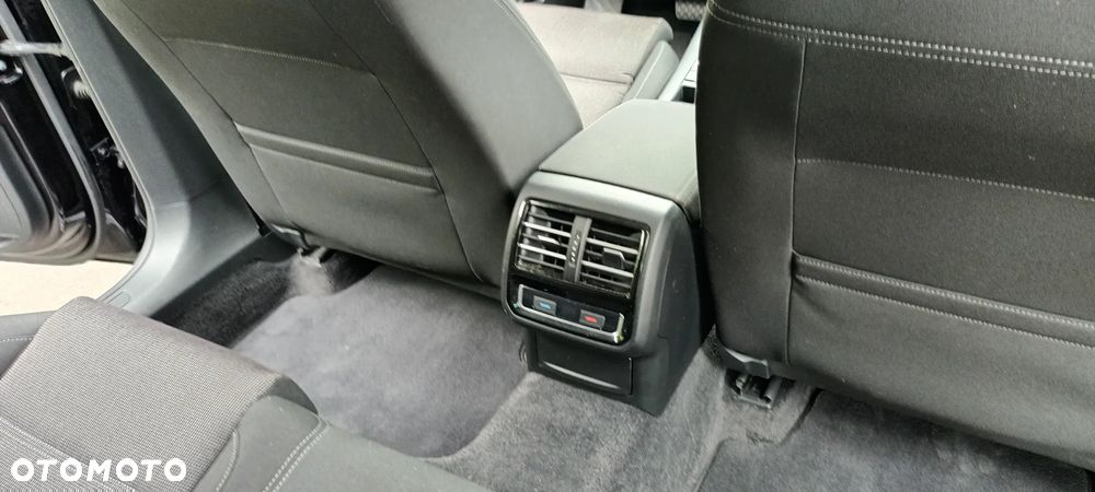 Volkswagen Passat 2.0 TDI (BlueMotion Technology) DSG Comfortline - 13