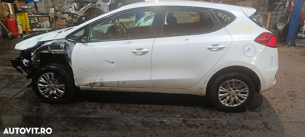 Dezmembrari / Dezmembrez Kia Ceed (JD) 1.4 CRDi D4FC cutie viteze manuala cod culoare Tricoat White Pearl - 4