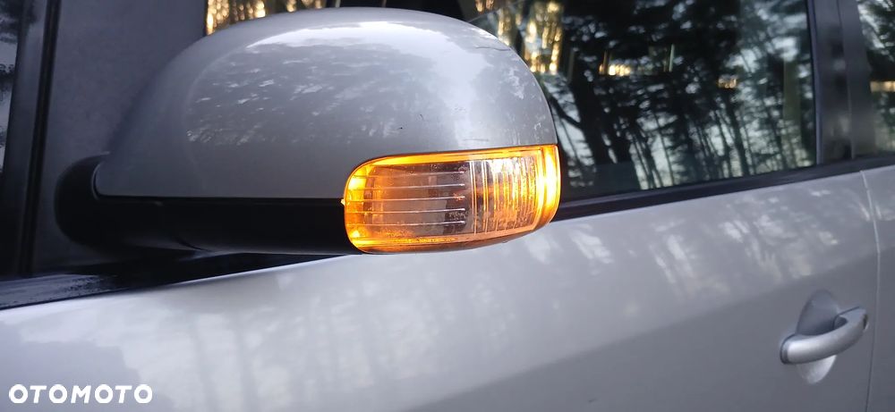 Volkswagen Touran 1.9 TDI DSG United - 24