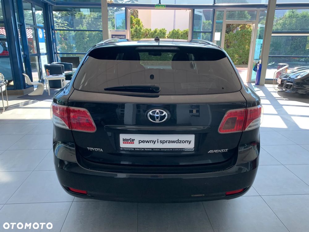 Toyota Avensis - 7