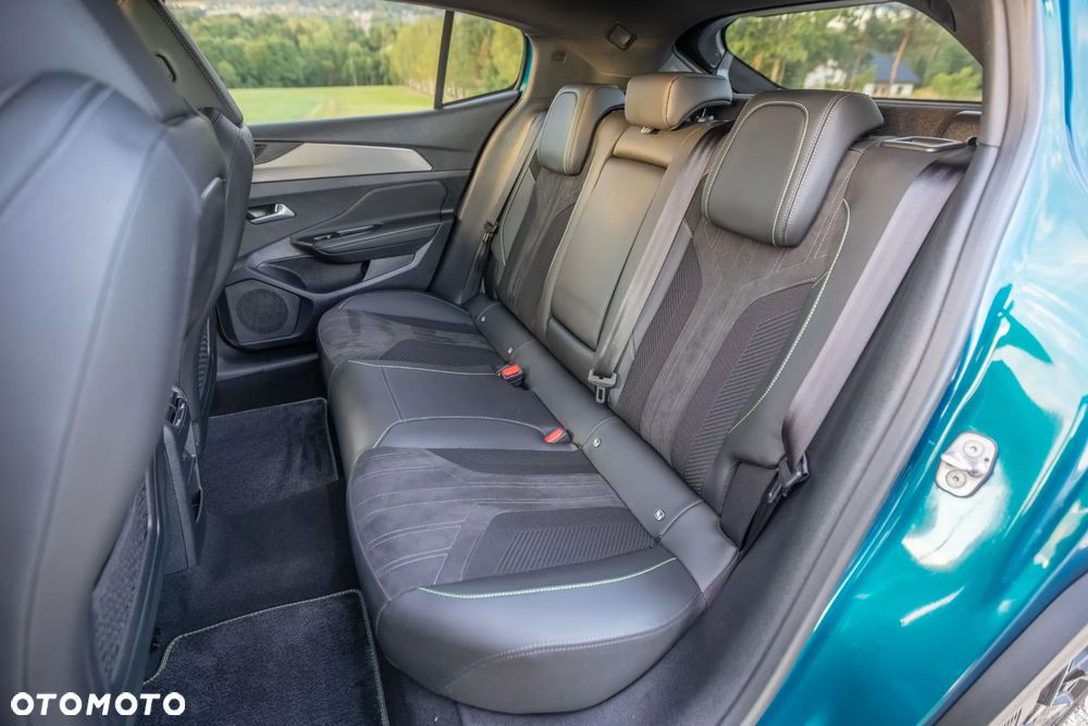 Peugeot 408 1.2 PureTech GT S&S EAT8 - 14