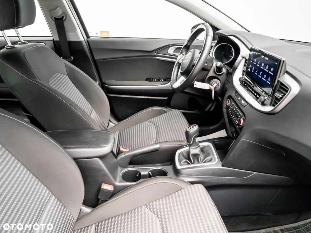Kia Ceed 1.5 T-GDI M - 22