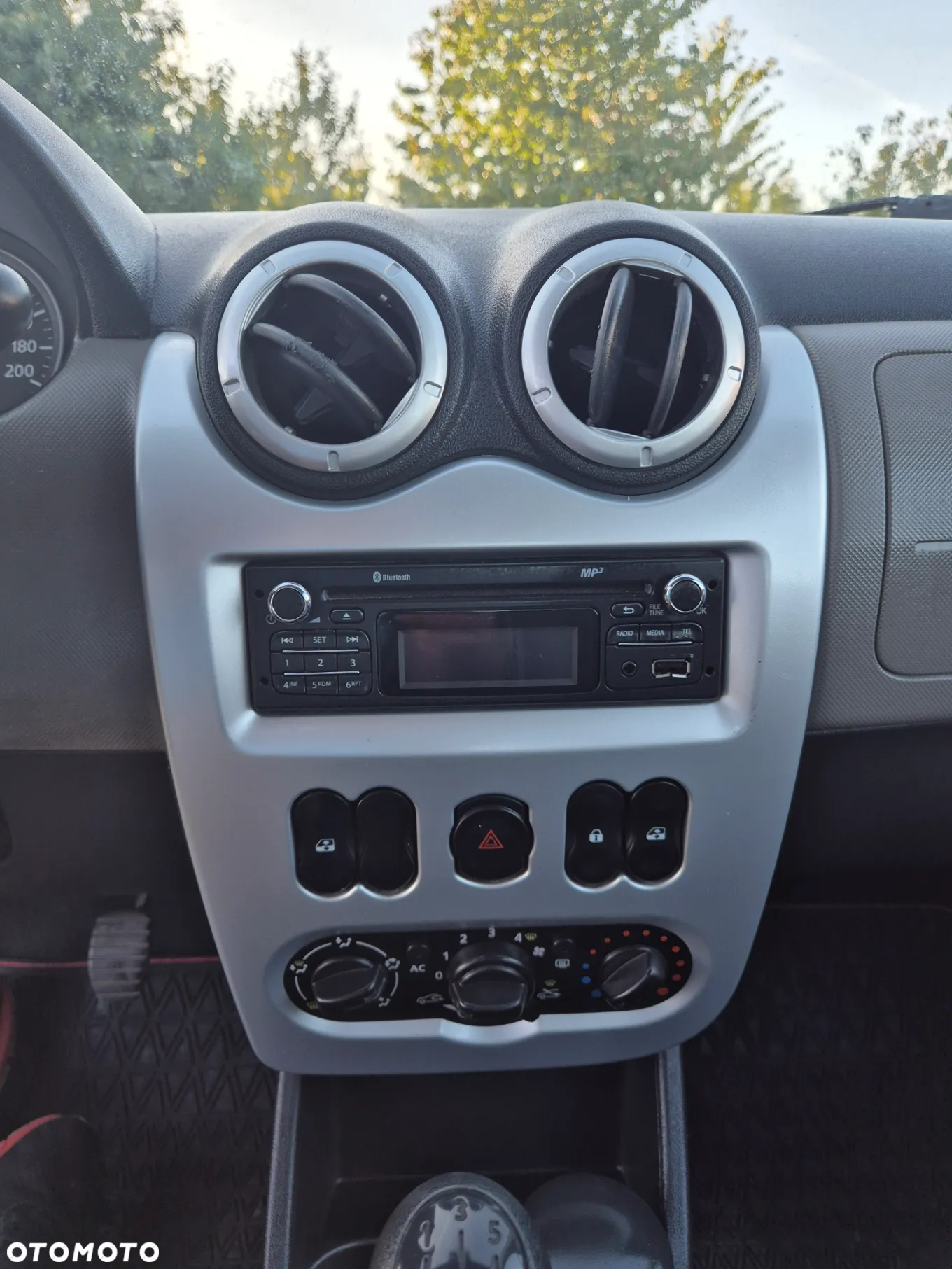 Dacia Sandero 1.2 16V - 18