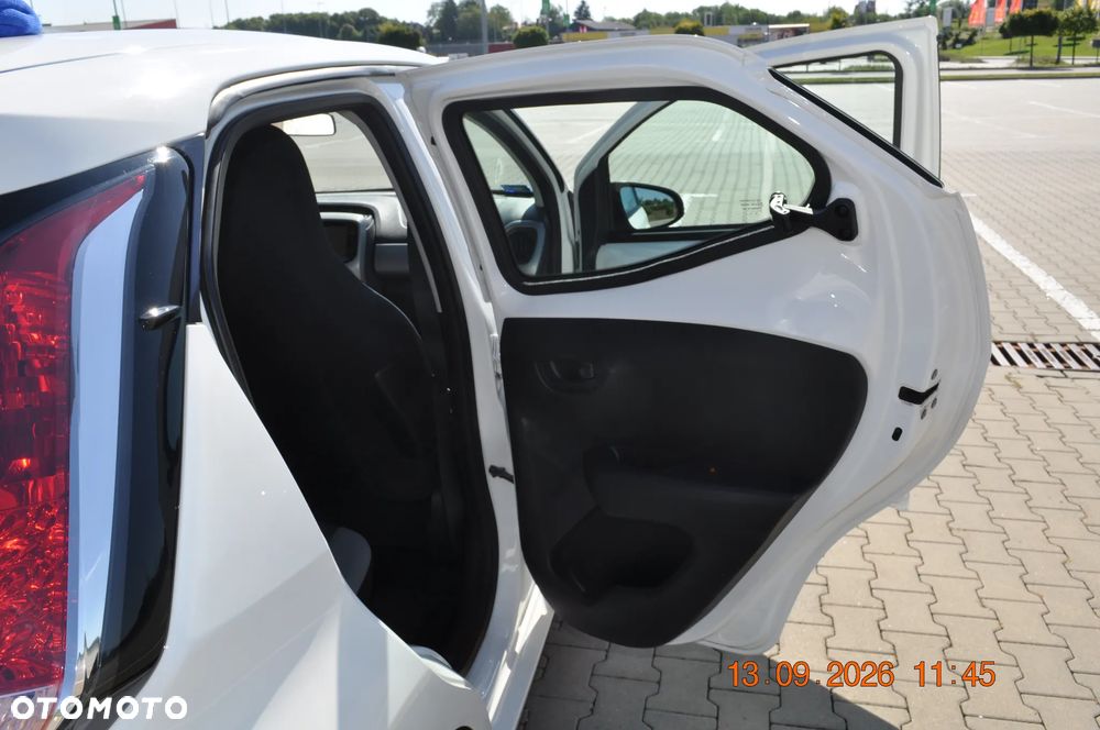 Toyota Aygo x-play touch - 22