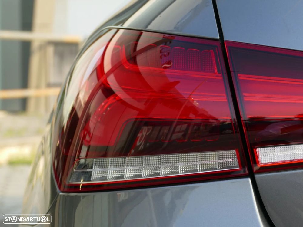 Mercedes-Benz A 250 Limousine e AMG Line - 10