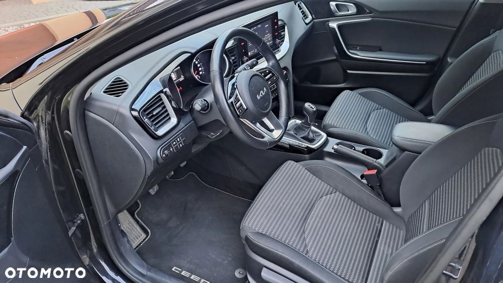 Kia Ceed - 7