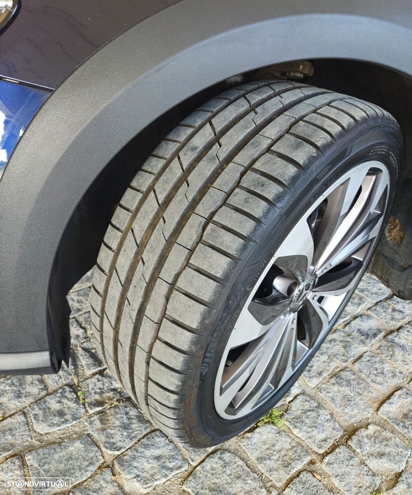 Mercedes-Benz E 220 d 4Matic All-Terrain 9G-TRONIC Exclusive - 22