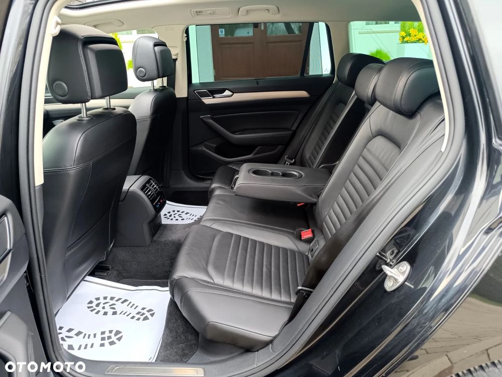 Volkswagen Passat 2.0 TDI (BlueMotion Technology) Highline - 34