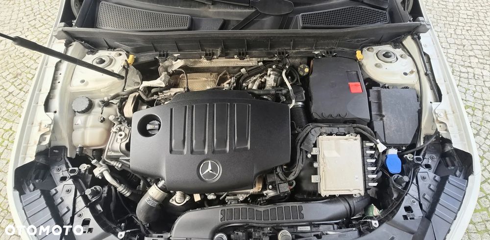 Mercedes-Benz GLB 200 d AMG Line 8G-DCT - 14