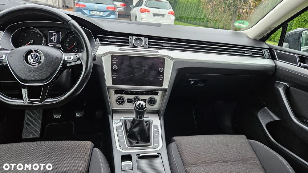 Volkswagen Passat 2.0 TDI BMT Comfortline - 12
