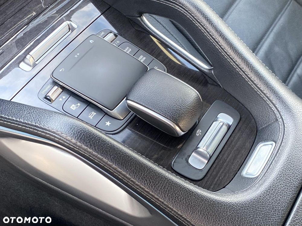 Mercedes-Benz GLS - 19