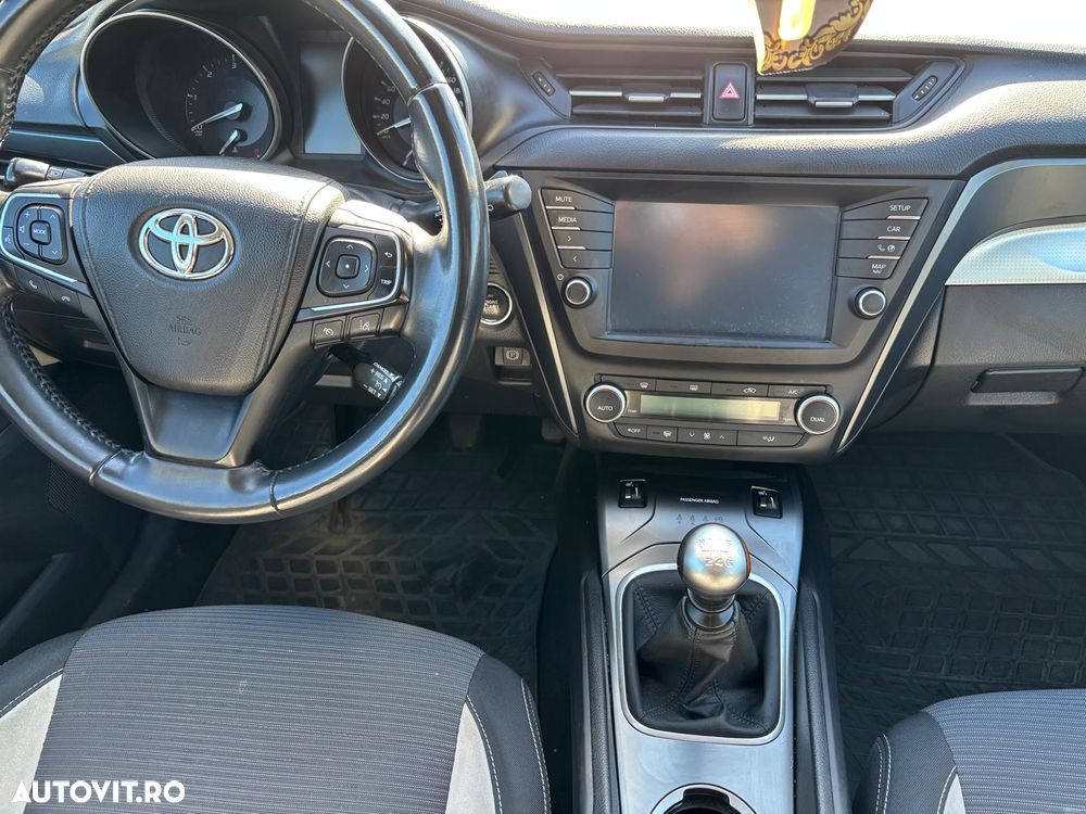 Toyota Avensis - 6