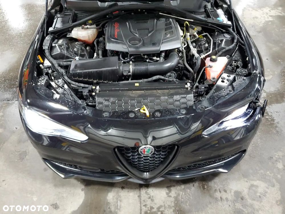Alfa Romeo Giulia 2.0 Turbo 16V AT8-Q4 Veloce Ti - 10