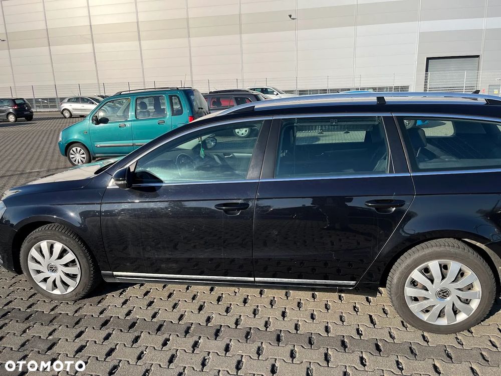Volkswagen Passat 1.6 TDI BlueMotion Technology Comfortline - 11