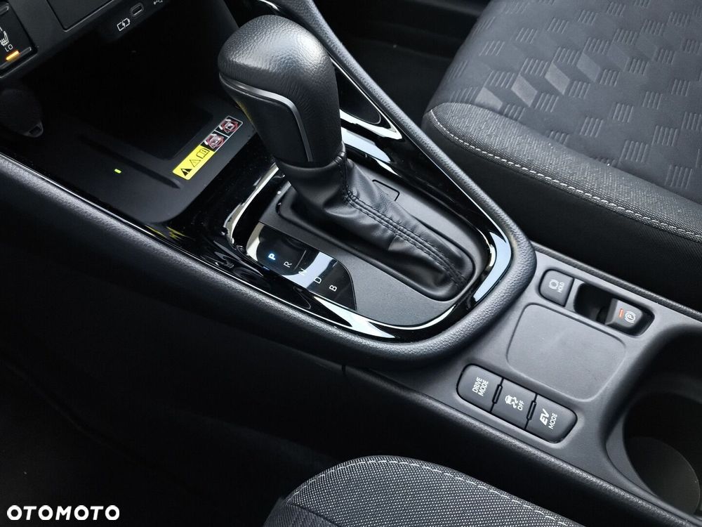 Toyota Yaris Hybrid 1.5 Style - 24