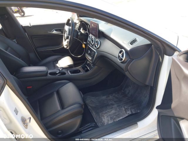 Mercedes-Benz CLA 250 7G-DCT Progressive - 5