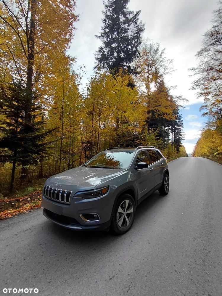Jeep Cherokee - 1