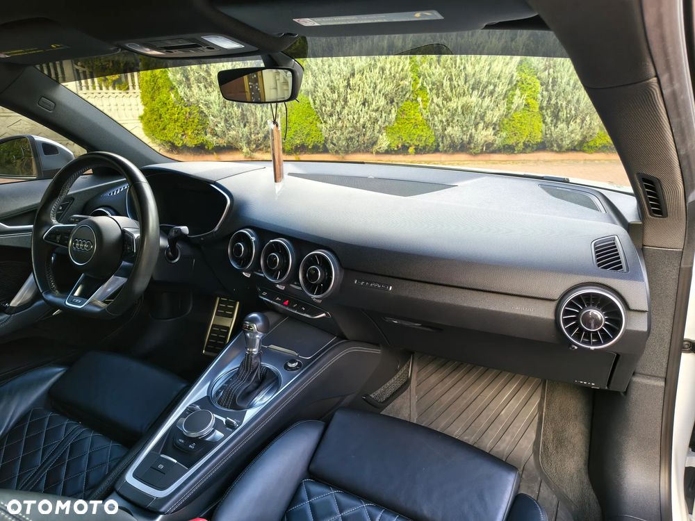 Audi TT S Coupé - 8