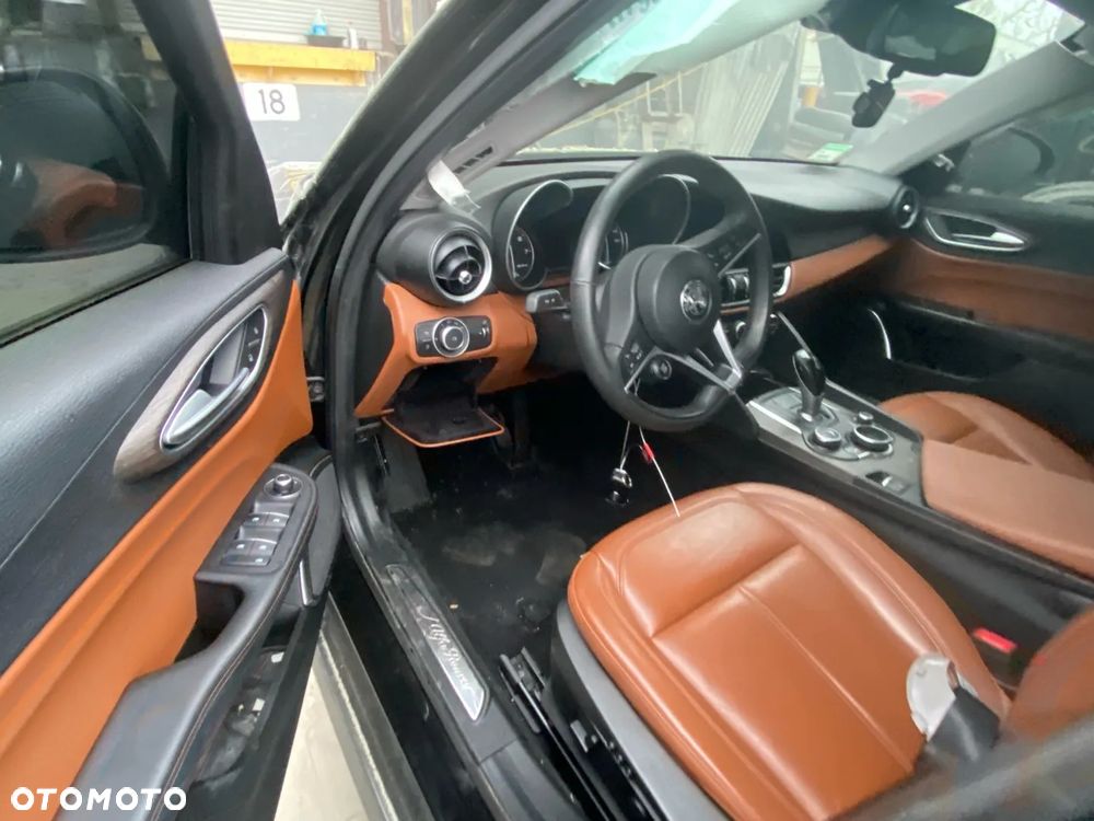 Alfa Romeo Giulia - 13
