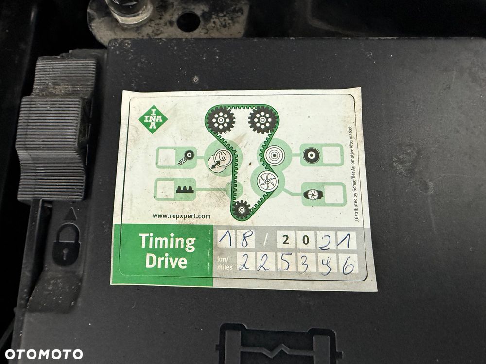 Volkswagen Passat 2.0 TDI BlueMotion Technology Exclusive - 14