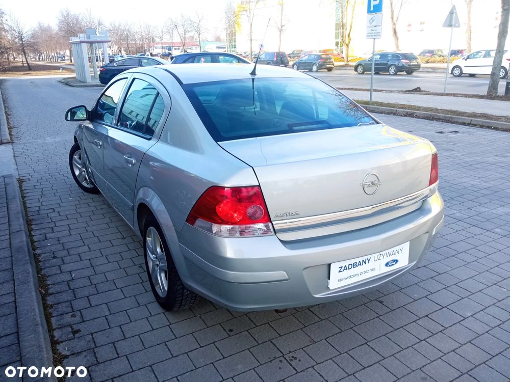 Opel Astra 1.6 Enjoy - 2