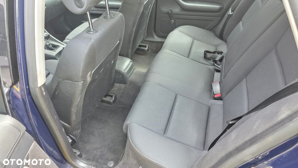 Audi A4 Limousine - 8