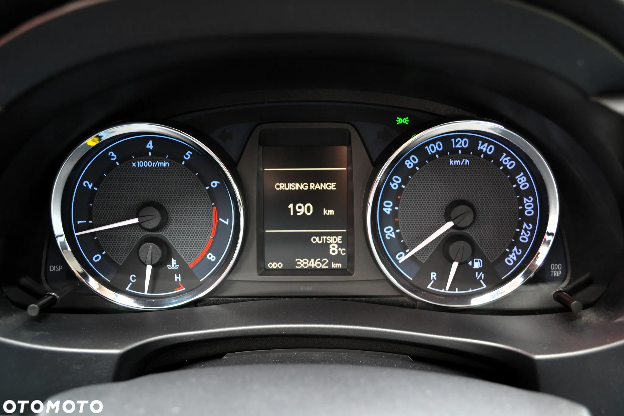 Toyota Corolla 1.6 Premium + - 40