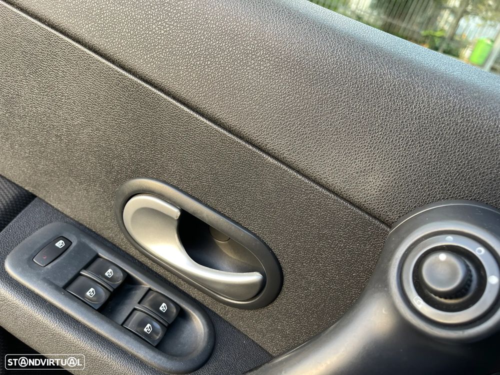 Renault Clio Break 1.5 dCi Dynamique S - 10