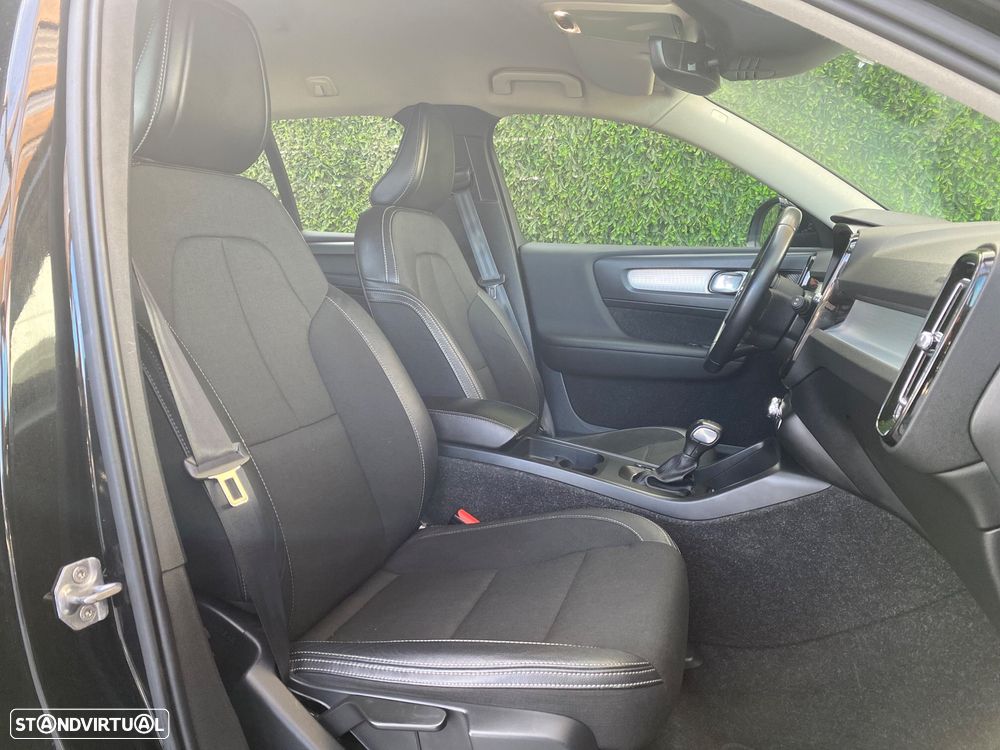 Volvo XC 40 2.0 D3 Momentum Plus - 21