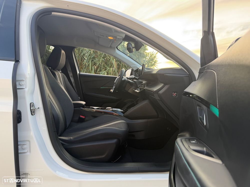 Peugeot e-208 Allure Pack - 4