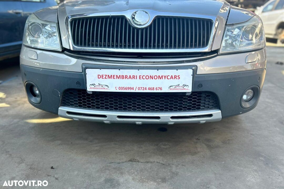 BARA FATA COMPLETA CU SENZORI SI PROIECTOARE SKODA OCTAVIA SCOUT - AN 2010 - 1