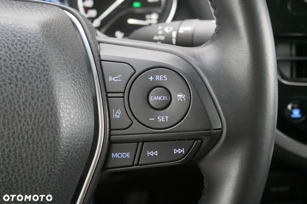 Toyota Camry 2.5 Hybrid Comfort CVT - 24