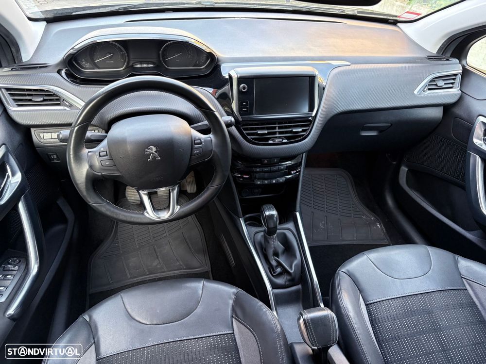 Peugeot 2008 1.2 PureTech Allure - 28