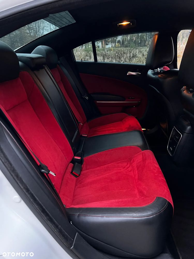 Dodge Charger 6.4 Scat Pack - 16