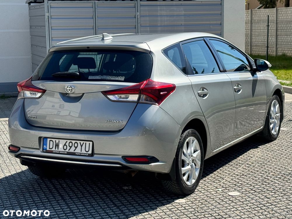 Toyota Auris 1.6 Premium MS - 13