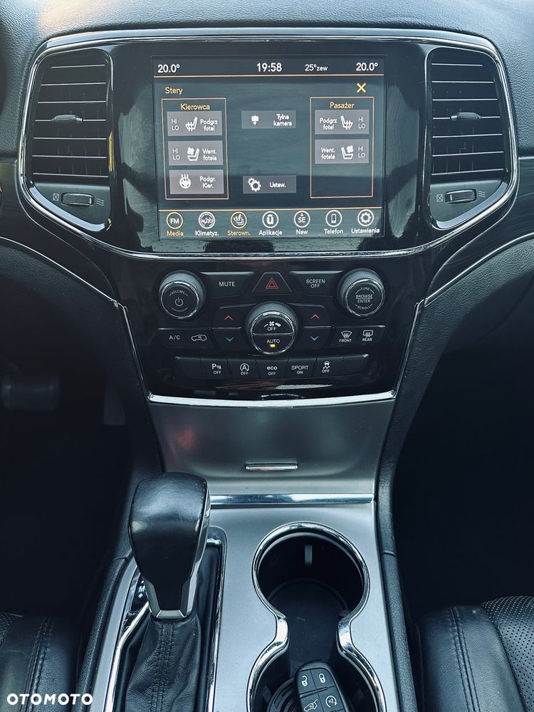 Jeep Grand Cherokee - 27