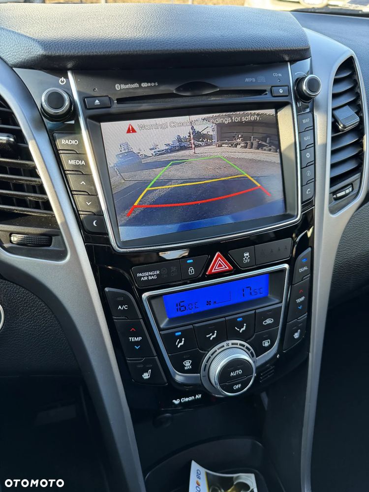 Hyundai i30 1.6 CRDi Premium - 32