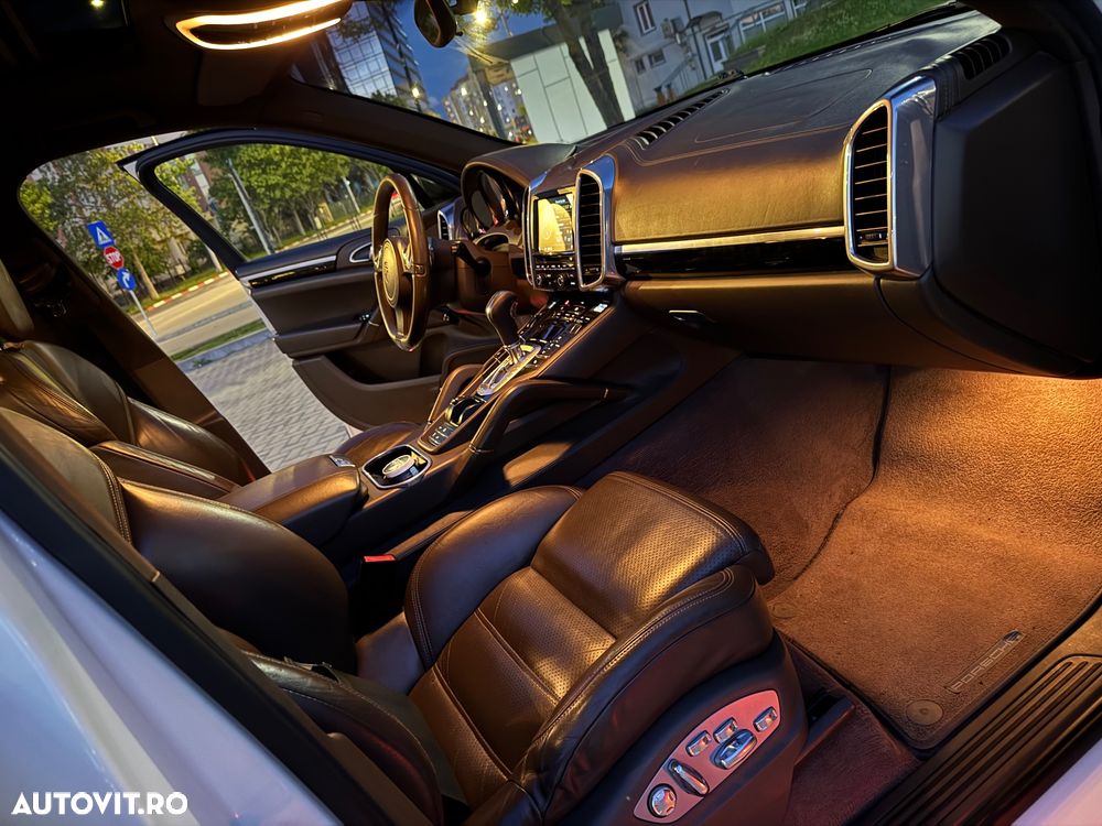 Porsche Cayenne Platinum Edition - 9
