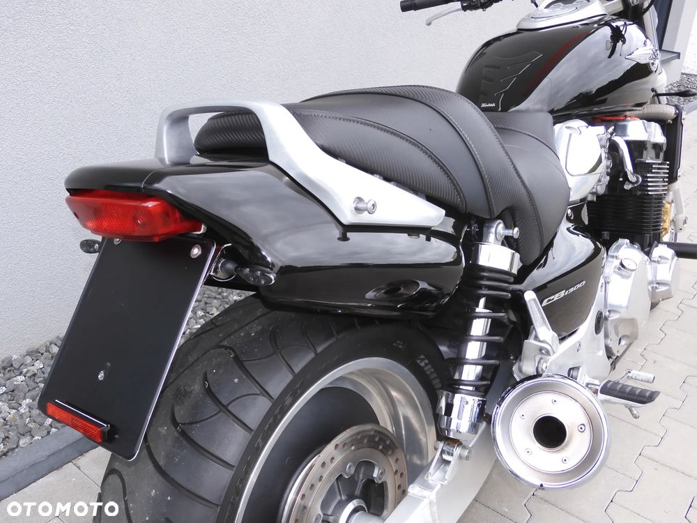 Honda X4 - 16