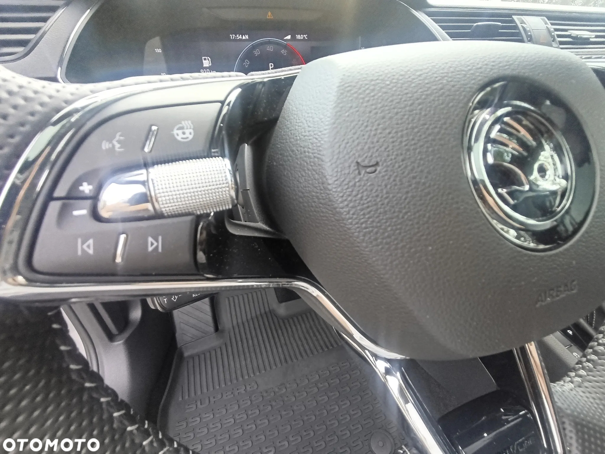 Skoda Superb 2.0 TDI SCR Sportline DSG - 12