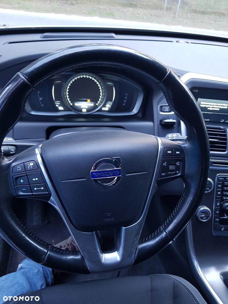 Volvo XC 60 D4 Geartronic Momentum - 18