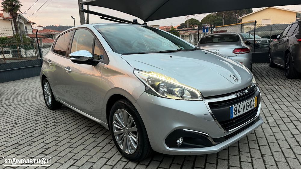 Peugeot 208 2018 photo 2