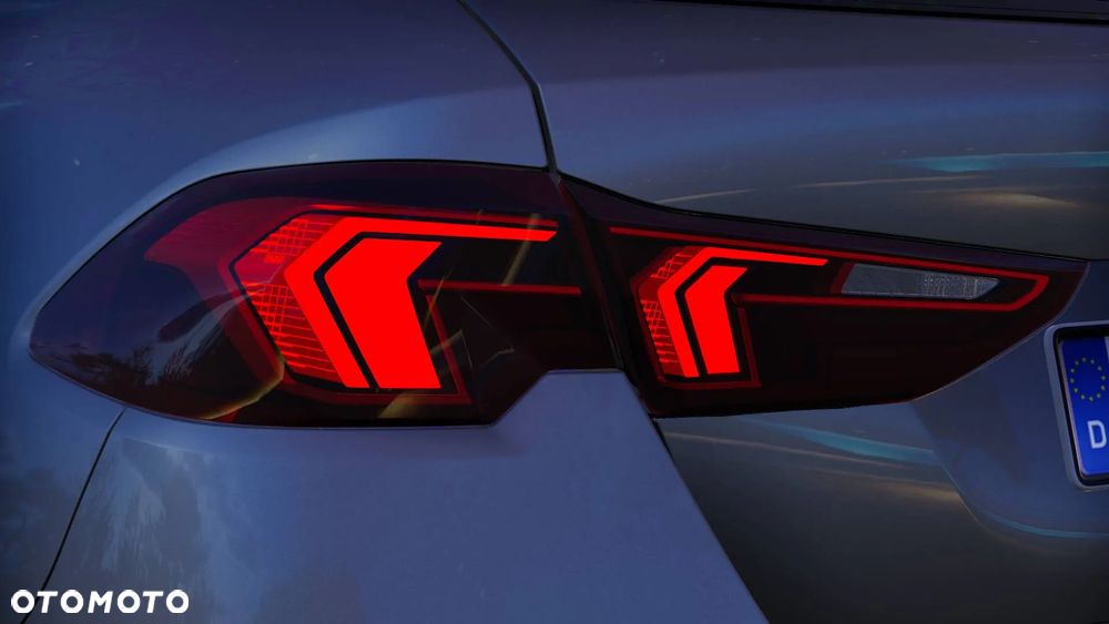 BMW Seria 1 120 mHEV - 9
