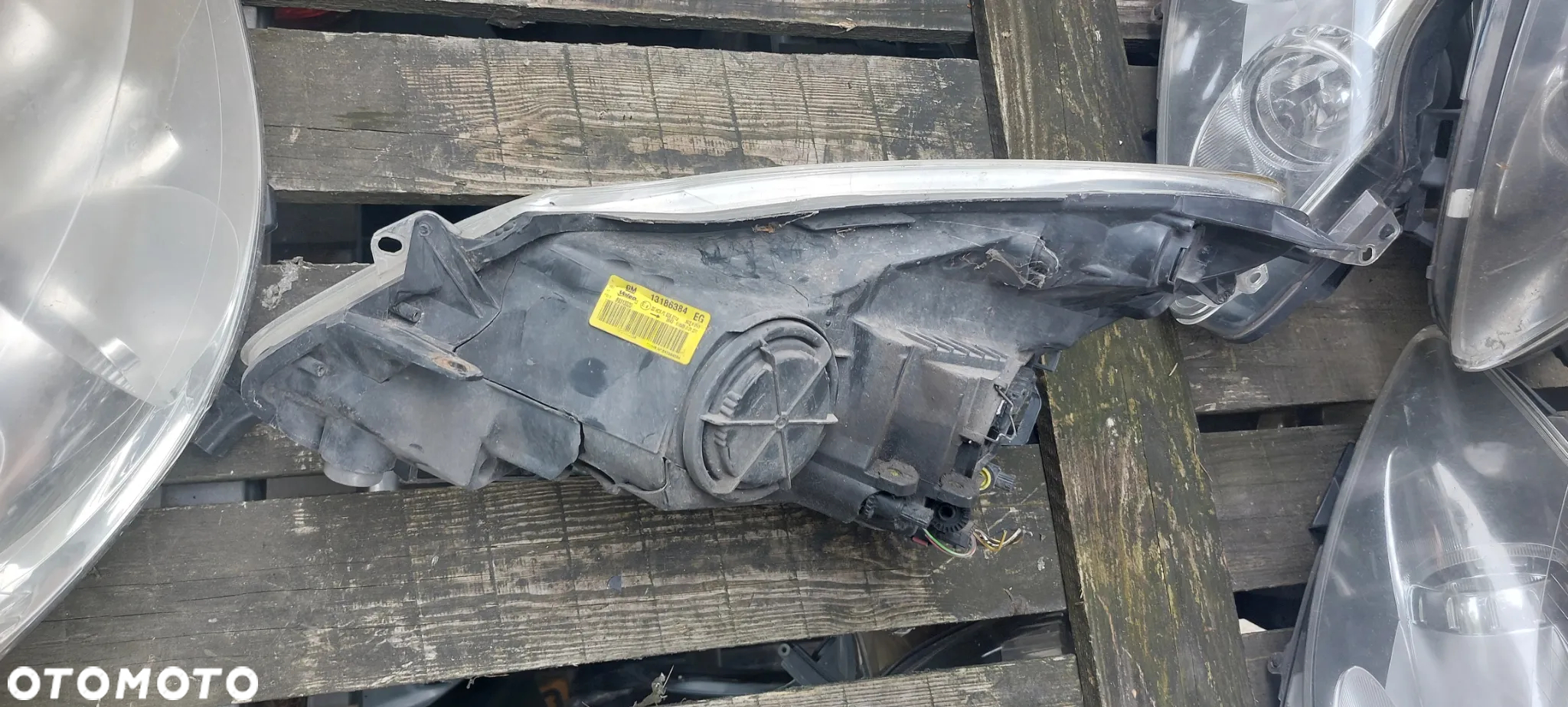 .  PRZOD PRZEDNIA LAMPA PRAWA OPEL CORSA D - 4