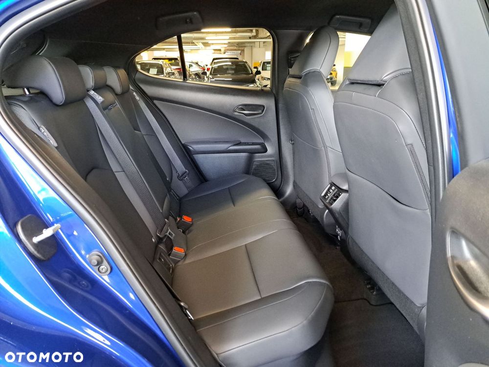 Lexus UX 300h F Sport Design - 13