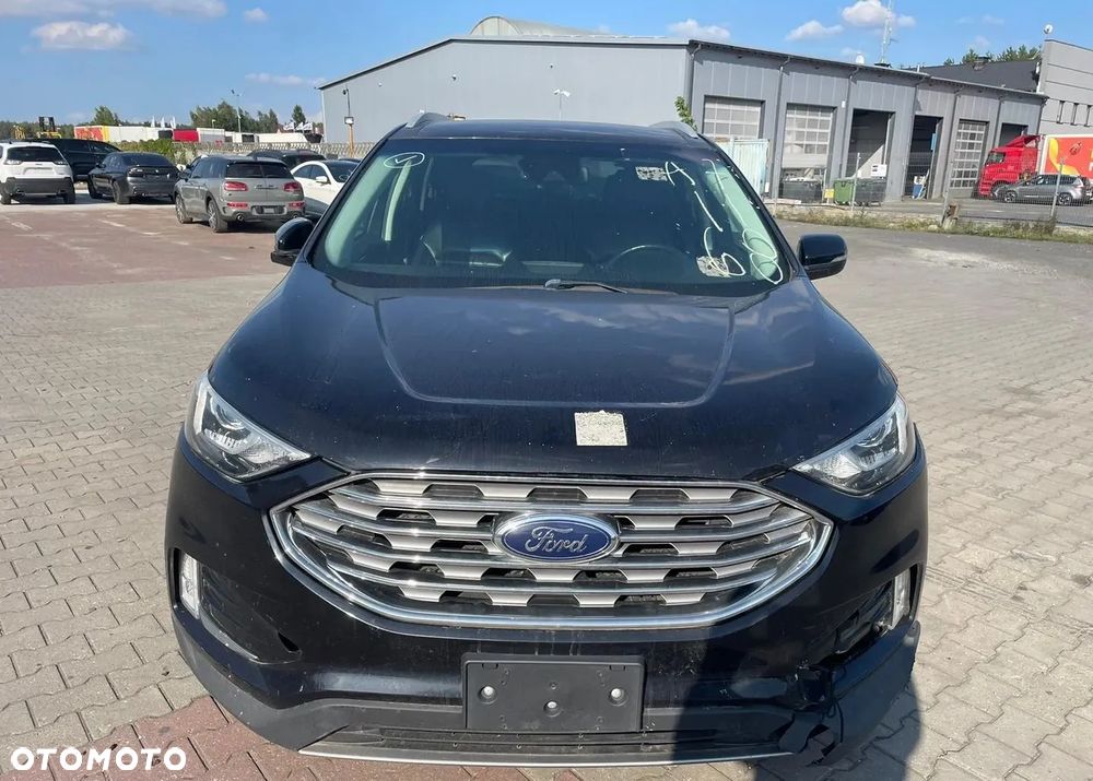 Ford Edge - 8