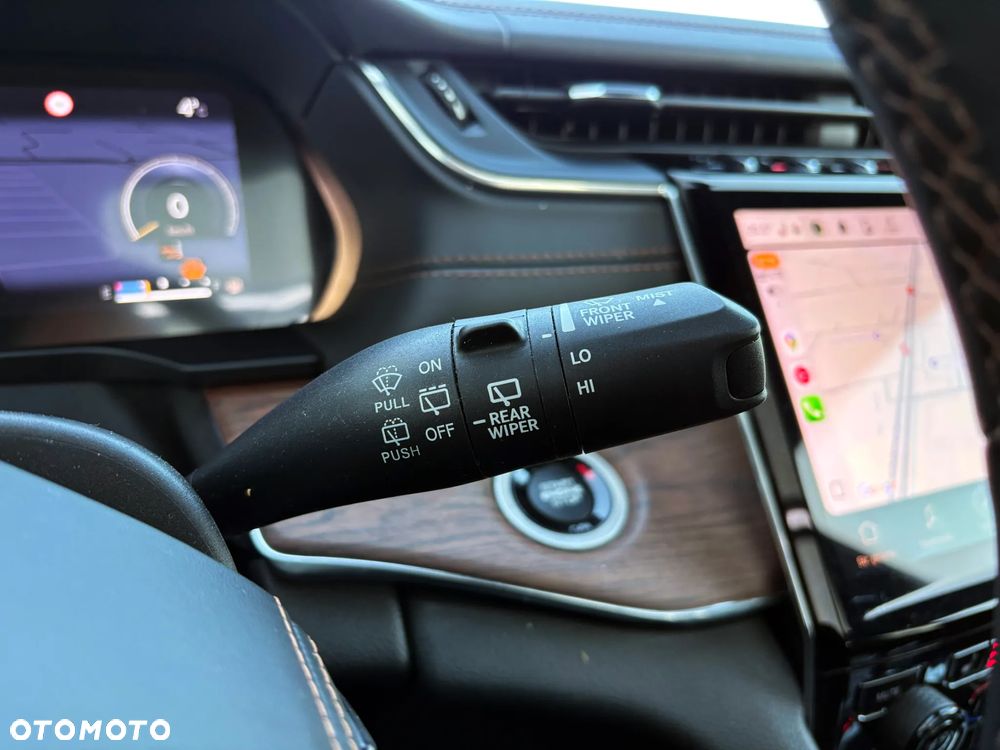 Jeep Grand Cherokee - 24