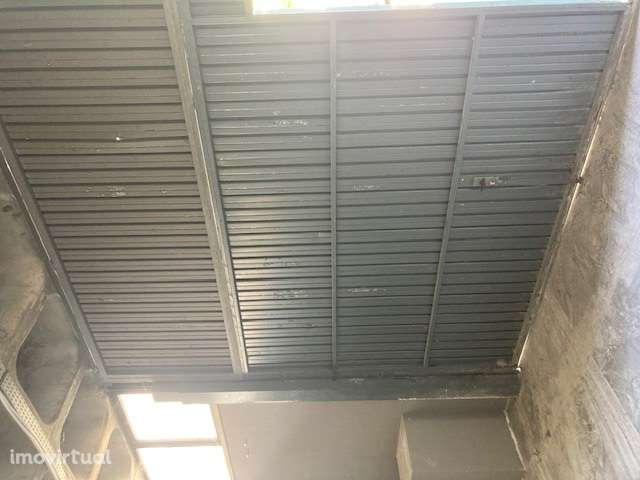 Armazém para arrendar em Massamá - Sintra - Grande imagem: 3/4
